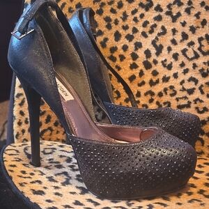 Steve Madden Black Studded Heels